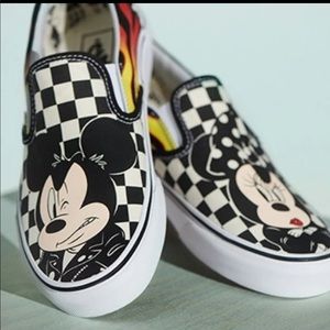SOLD IN MERCDisney X Vans Classic Slip On *SOLD OU